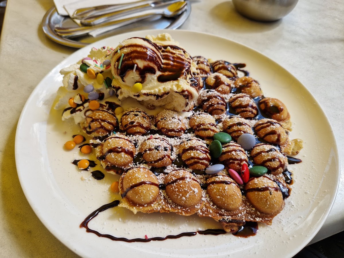 Eiscafe, Pizzeria & Feinkost Mamma Mia-10